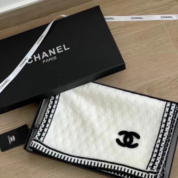 replica,repliche,fake,1:1,earrings,bracelet,ring,jewelry Novità della boutique Chanel: sciarpa lunga lavorata a maglia con pizzo (CM9DU)