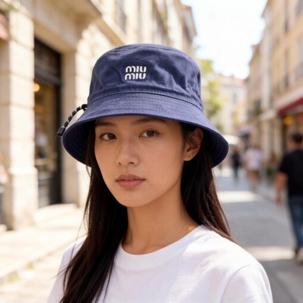 Cappello da pescatore MiuMiu, in tela, nuovo arrivo ufficiale, unisex (1A97GO)