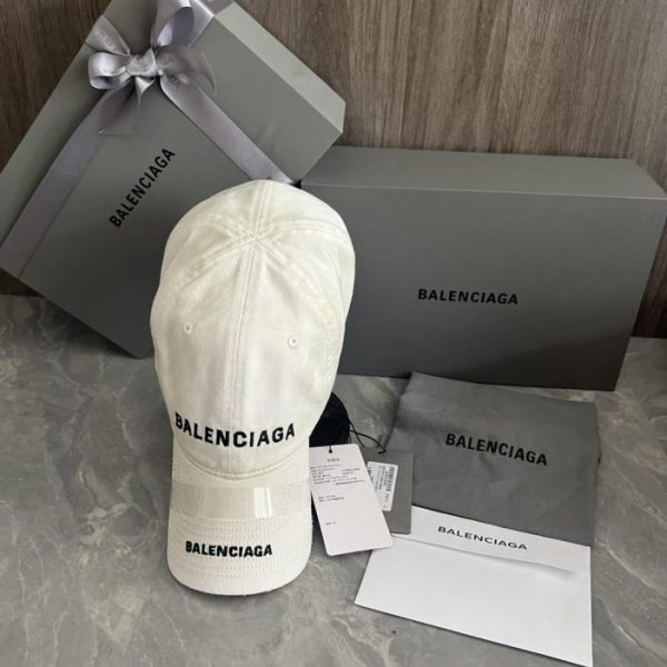 replica,repliche,fake,1:1,earrings,bracelet,ring,jewelry Cappellino da baseball Balenciaga con doppio logo ricamato (9712Y9) – Versione per acquisto tramite intermediario.