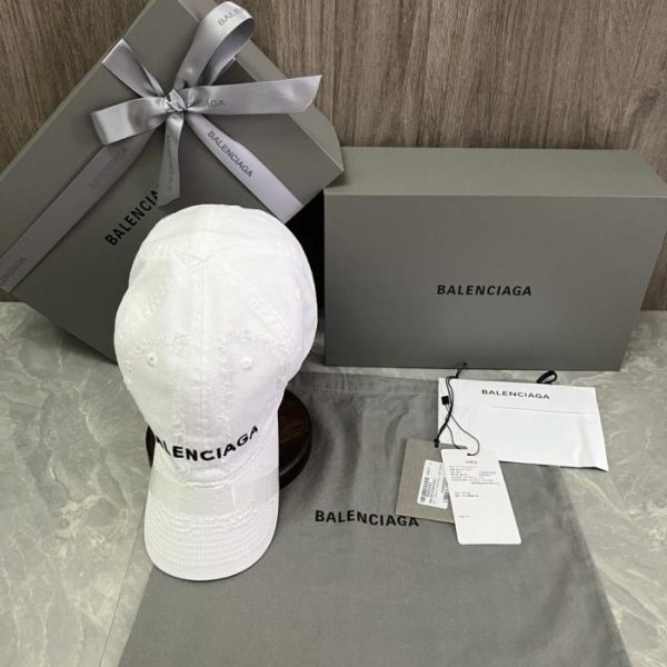 replica,repliche,fake,1:1,earrings,bracelet,ring,jewelry Cappellino da baseball Balenciaga (versione d’importazione per la vendita al dettaglio) con logo Balenciaga ricamato sul davanti (RO56K9)