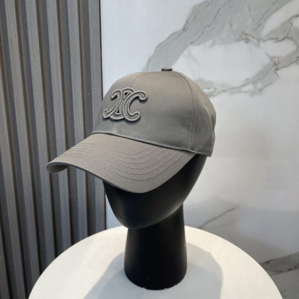 replica,repliche,fake,1:1,earrings,bracelet,ring,jewelry Il nuovo cappellino da baseball di CELINE con scritta minimalista, un modello indossato dalle celebrità (KKX8HN)