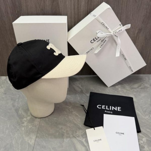 replica,repliche,fake,1:1,earrings,bracelet,ring,jewelry Design originale CELINE. Il corpo del cappello è realizzato in cotone twill, mentre la tesa è in velluto a coste. Presenta un logo Triomphe a doppia C ricamato in 3D (SS1TLU).