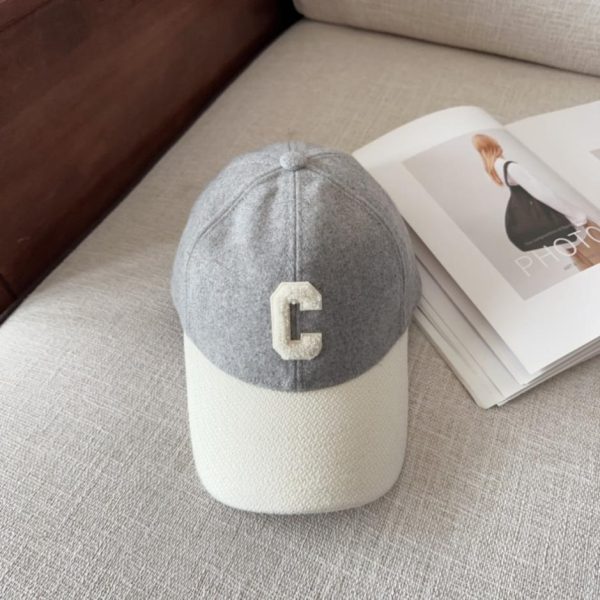 replica,repliche,fake,1:1,earrings,bracelet,ring,jewelry Cappellino da baseball Celine con scritta ricamata (4M6UFL)