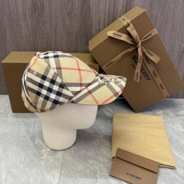 replica,repliche,fake,1:1,earrings,bracelet,ring,jewelry Versione originale Burberry realizzata su misura con l’iconico motivo a quadri Burberry (E05YIO)