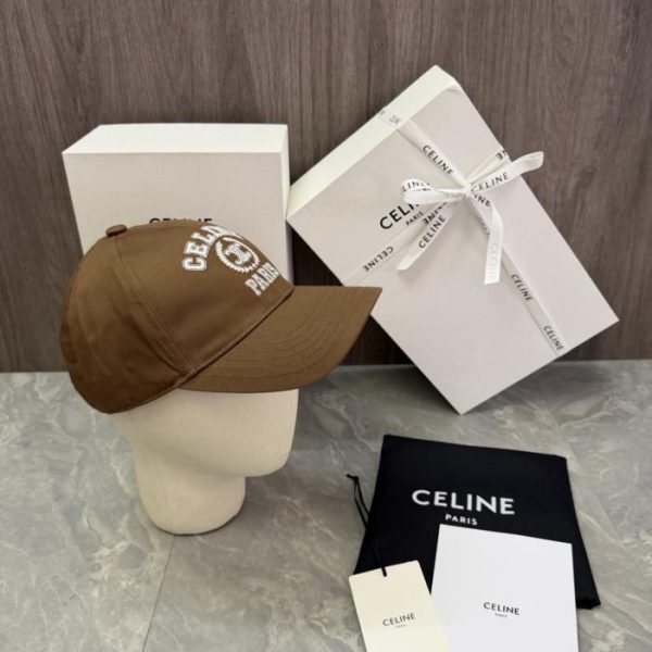 replica,repliche,fake,1:1,earrings,bracelet,ring,jewelry Design originale CELINE. La parte anteriore del cappello presenta la scritta CELINE ricamata (O45327).