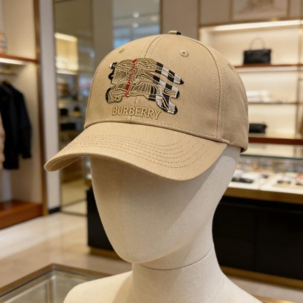 replica,repliche,fake,1:1,earrings,bracelet,ring,jewelry Cappellino da baseball Burberry Khaki Check con ricamo equestre: base classica color kaki con iconico ricamo equestre a quadri (8NYUA7)