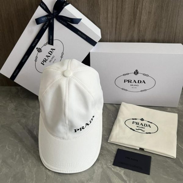replica,repliche,fake,1:1,earrings,bracelet,ring,jewelry Nuovo cappellino da baseball originale di Prada (3KXF9J)