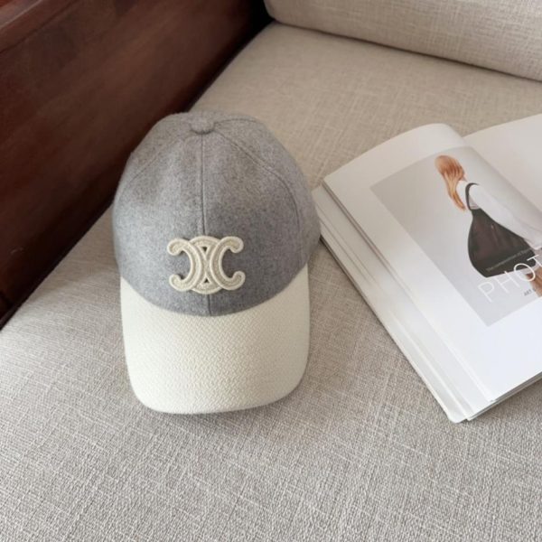 replica,repliche,fake,1:1,earrings,bracelet,ring,jewelry Cappellino da baseball Celine ricamato con scritta (QZ8VWF)