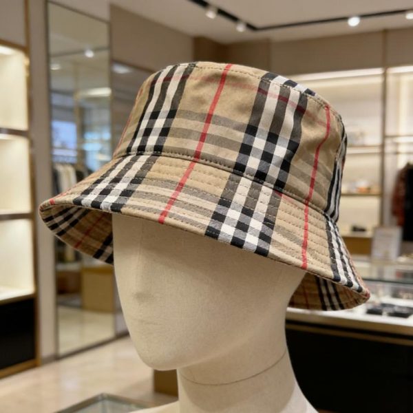 replica,repliche,fake,1:1,earrings,bracelet,ring,jewelry Nuovi arrivi dal sito ufficiale di BURBERRY: Cappello a secchiello classico (prezzo originale EFJS9K).