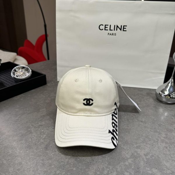 replica,repliche,fake,1:1,earrings,bracelet,ring,jewelry Il nuovo cappellino da baseball di CHANEL (TFGIZ4)