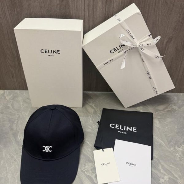 replica,repliche,fake,1:1,earrings,bracelet,ring,jewelry Cappello CELINE originale personalizzato con logo Triomphe doppia C ricamato sul corpo (07UDTD)
