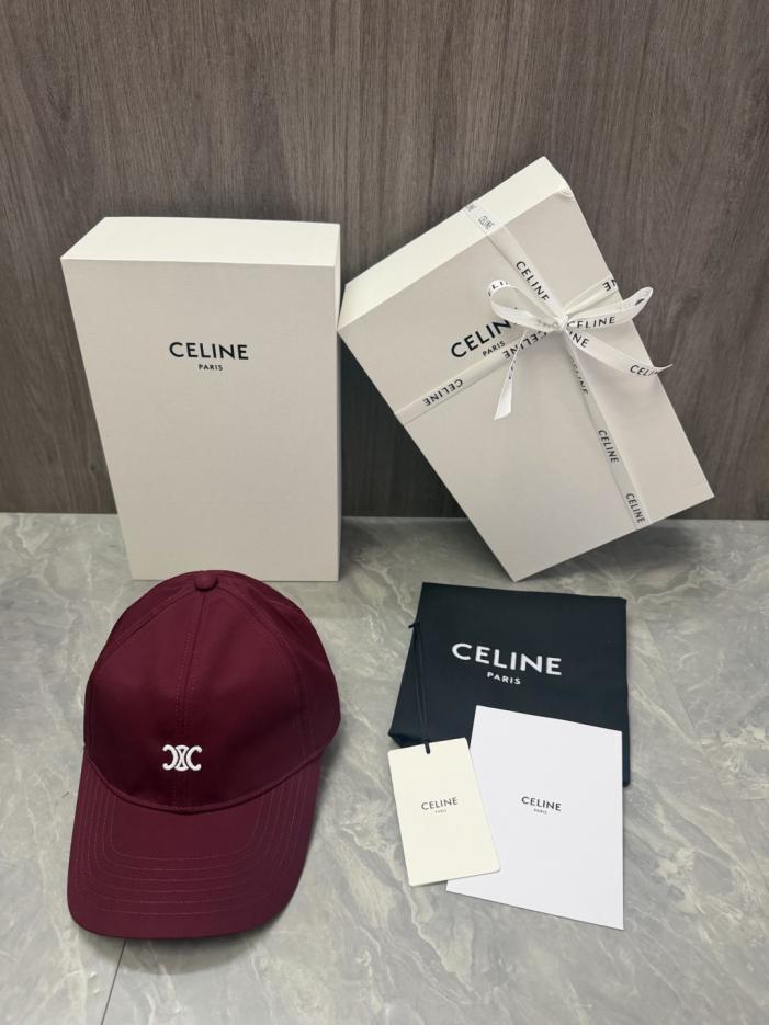 replica,repliche,fake,1:1,earrings,bracelet,ring,jewelry Cappello originale CELINE personalizzato con logo Triomphe a doppia C ricamato (4JJAUN) sul corpo. replica,repliche,fake,1:1,earrings,bracelet,ring,jewelry Cappello originale CELINE personalizzato con logo Triomphe a doppia C ricamato (4JJAUN) sul corpo.