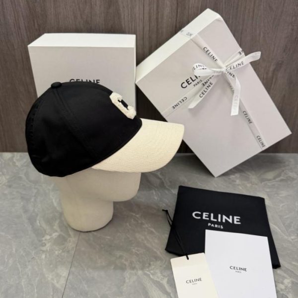 replica,repliche,fake,1:1,earrings,bracelet,ring,jewelry Design originale CELINE su misura. Il corpo del cappello è realizzato in cotone twill, mentre la tesa è in velluto a coste (907JGR).