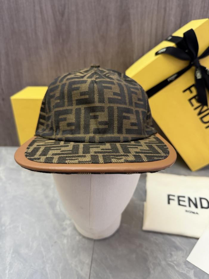 replica,repliche,fake,1:1,earrings,bracelet,ring,jewelry Cappellino da baseball Fendi originale, realizzato su misura, con visiera piatta, un modello classico che è un bestseller nei negozi tutto l’anno (W4WD40). replica,repliche,fake,1:1,earrings,bracelet,ring,jewelry Cappellino da baseball Fendi originale, realizzato su misura, con visiera piatta, un modello classico che è un bestseller nei negozi tutto l’anno (W4WD40).