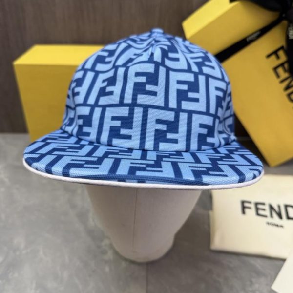 replica,repliche,fake,1:1,earrings,bracelet,ring,jewelry Cappellino da baseball Fendi originale, realizzato su misura, con visiera piatta, un modello classico che è da sempre un bestseller nei negozi (2XR4N4).