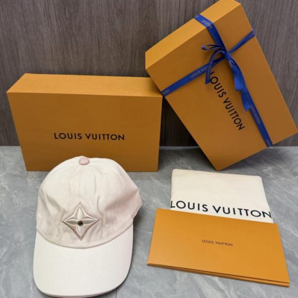 replica,repliche,fake,1:1,earrings,bracelet,ring,jewelry Nuovo cappellino da baseball LV, modello LV Day hat (SXX7NO)