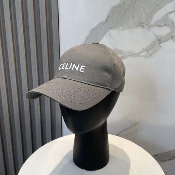 replica,repliche,fake,1:1,earrings,bracelet,ring,jewelry Il nuovo cappellino da baseball di CELINE con scritta minimalista, un modello indossato dalle celebrità (3YLYOX)