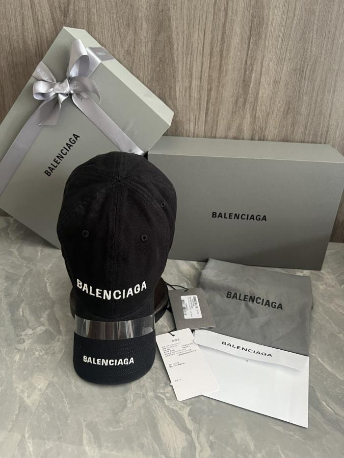 replica,repliche,fake,1:1,earrings,bracelet,ring,jewelry Cappellino da baseball Balenciaga con doppio logo ricamato (acquistato tramite un intermediario). replica,repliche,fake,1:1,earrings,bracelet,ring,jewelry Cappellino da baseball Balenciaga con doppio logo ricamato (acquistato tramite un intermediario).