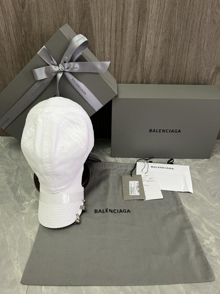 replica,repliche,fake,1:1,earrings,bracelet,ring,jewelry Cappellino da baseball Balenciaga (MGZF7E) – acquistato tramite un intermediario replica,repliche,fake,1:1,earrings,bracelet,ring,jewelry Cappellino da baseball Balenciaga (MGZF7E) – acquistato tramite un intermediario