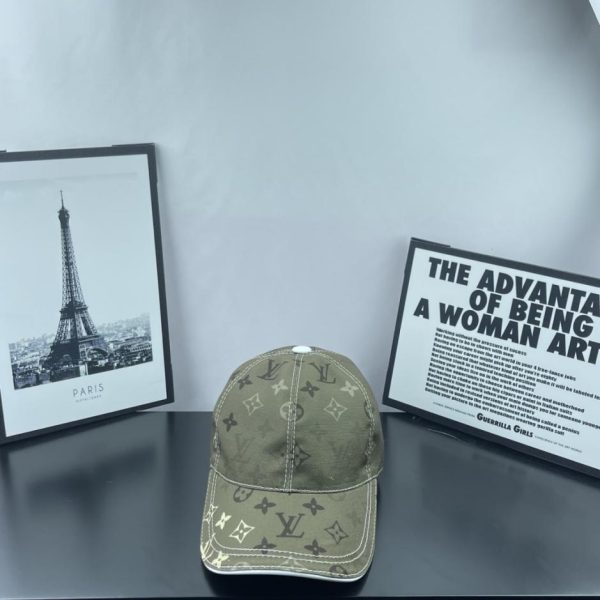 replica,repliche,fake,1:1,earrings,bracelet,ring,jewelry Il nuovo cappellino da baseball originale di Gucci, con ricamo (VVTTU6)