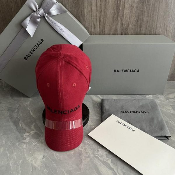 replica,repliche,fake,1:1,earrings,bracelet,ring,jewelry Cappellino da baseball Balenciaga (versione d’importazione per la vendita al dettaglio) con logo Balenciaga ricamato sul davanti (3L7XXS)