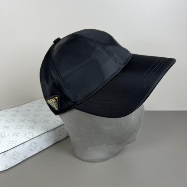 replica,repliche,fake,1:1,earrings,bracelet,ring,jewelry Cappellino da baseball Prada con logo triangolare classico (WECOVE)