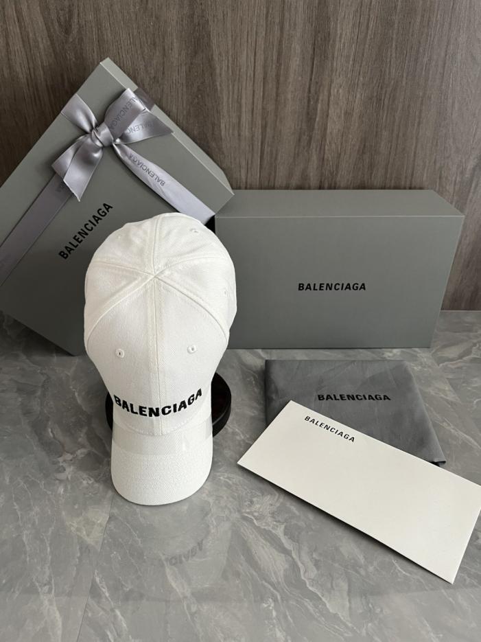 replica,repliche,fake,1:1,earrings,bracelet,ring,jewelry Cappellino da baseball Balenciaga (versione d’importazione per la vendita al dettaglio) con logo Balenciaga ricamato (CUNKF0) sul davanti. replica,repliche,fake,1:1,earrings,bracelet,ring,jewelry Cappellino da baseball Balenciaga (versione d’importazione per la vendita al dettaglio) con logo Balenciaga ricamato (CUNKF0) sul davanti.