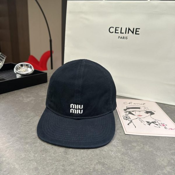 replica,repliche,fake,1:1,earrings,bracelet,ring,jewelry Cappellino da baseball retrò MiuMiu | Visiera corta + finitura effetto invecchiato (GW47OZ)