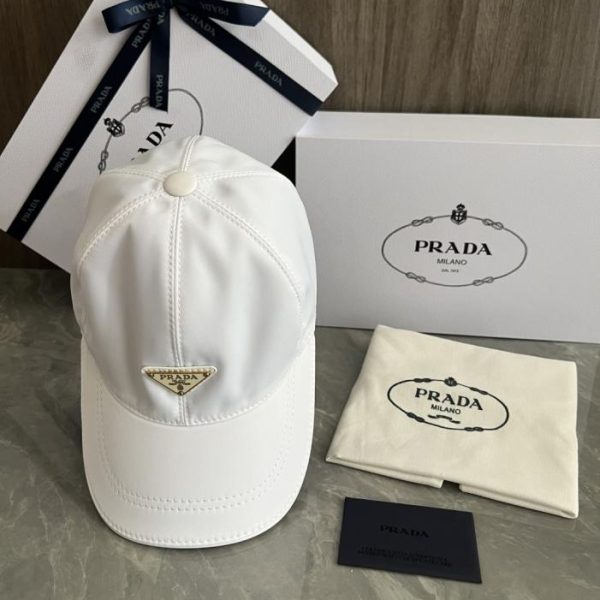 replica,repliche,fake,1:1,earrings,bracelet,ring,jewelry Cappellino da baseball Prada, design originale, realizzato su misura, disponibile sul sito ufficiale (R00O4K)