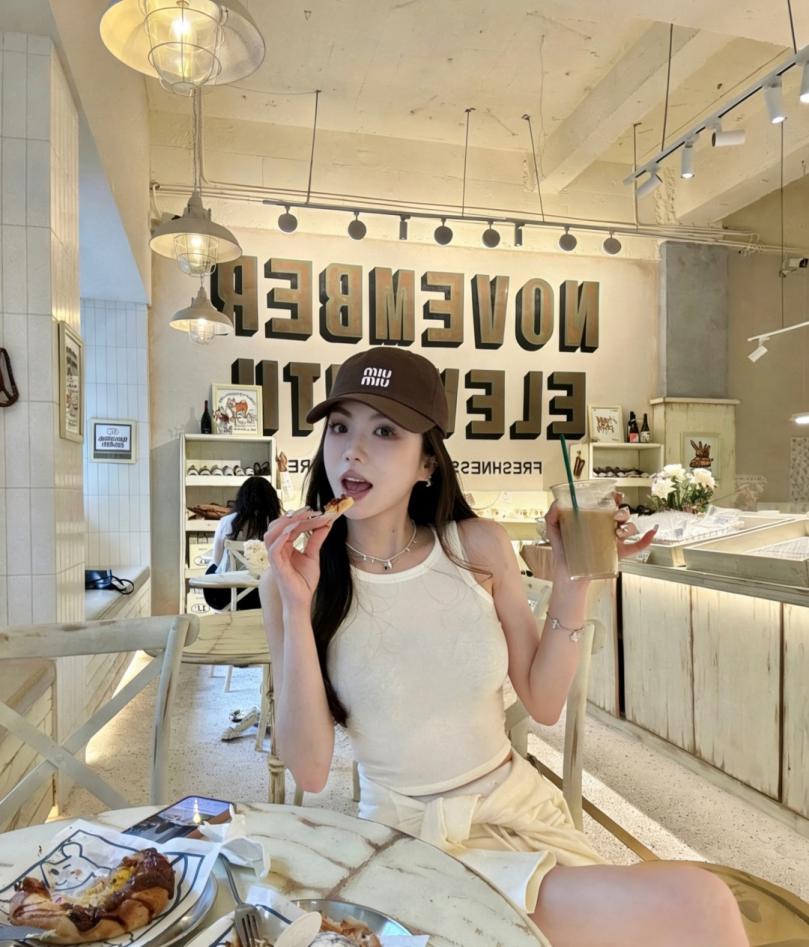 replica,repliche,fake,1:1,earrings,bracelet,ring,jewelry Cappellino da baseball retrò MiuMiu | Visiera corta + effetto slavato e invecchiato (EXOU38) replica,repliche,fake,1:1,earrings,bracelet,ring,jewelry Cappellino da baseball retrò MiuMiu | Visiera corta + effetto slavato e invecchiato (EXOU38)