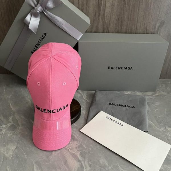 replica,repliche,fake,1:1,earrings,bracelet,ring,jewelry Cappellino da baseball Balenciaga (versione d’importazione) con logo Balenciaga ricamato sul davanti (MKQ8TI)