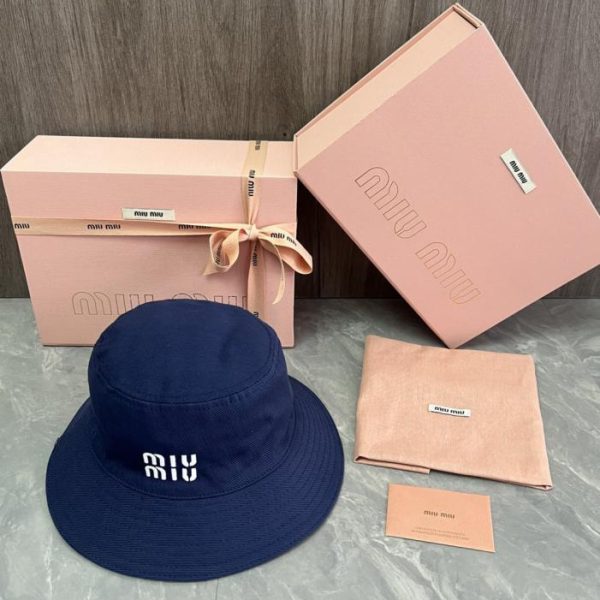 replica,repliche,fake,1:1,earrings,bracelet,ring,jewelry Cappello da pescatore MiuMiu originale, personalizzato, color macaron (W43M41)