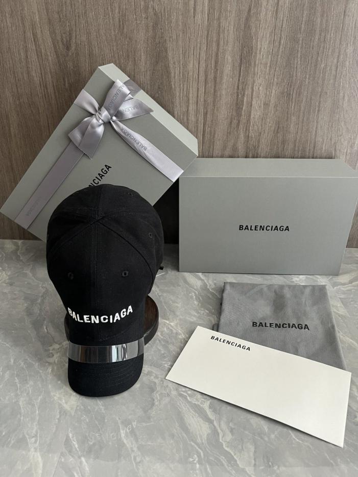 replica,repliche,fake,1:1,earrings,bracelet,ring,jewelry Cappellino da baseball Balenciaga (versione per agenti di acquisto), con logo Balenciaga ricamato (3ADZUG) sul davanti. replica,repliche,fake,1:1,earrings,bracelet,ring,jewelry Cappellino da baseball Balenciaga (versione per agenti di acquisto), con logo Balenciaga ricamato (3ADZUG) sul davanti.
