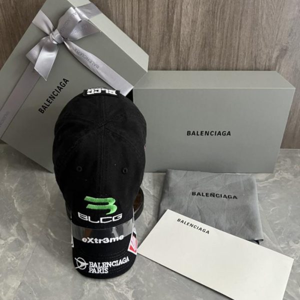 replica,repliche,fake,1:1,earrings,bracelet,ring,jewelry Cappellino da baseball Balenciaga (94927Y) – Versione per acquisto tramite intermediario, caratterizzata da un ampio ricamo del logo.