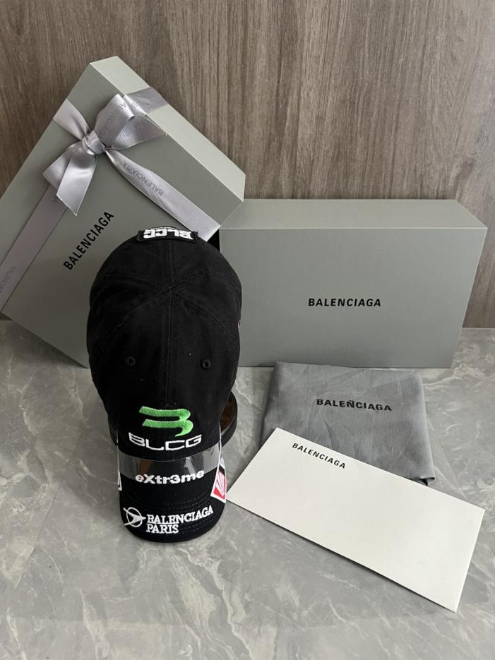replica,repliche,fake,1:1,earrings,bracelet,ring,jewelry Cappellino da baseball Balenciaga (94927Y) – Versione per acquisto tramite intermediario, caratterizzata da un ampio ricamo del logo. replica,repliche,fake,1:1,earrings,bracelet,ring,jewelry Cappellino da baseball Balenciaga (94927Y) – Versione per acquisto tramite intermediario, caratterizzata da un ampio ricamo del logo.
