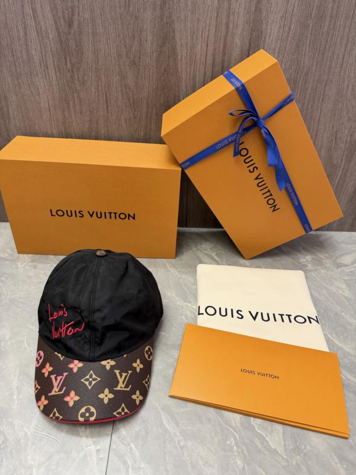 replica,repliche,fake,1:1,earrings,bracelet,ring,jewelry Nuovo cappellino da baseball Louis Vuitton (GC9XN1) replica,repliche,fake,1:1,earrings,bracelet,ring,jewelry Nuovo cappellino da baseball Louis Vuitton (GC9XN1)