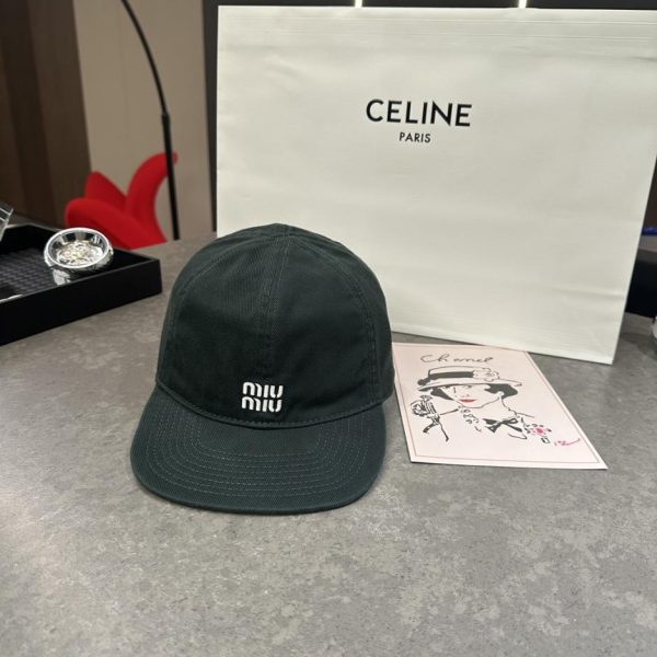 replica,repliche,fake,1:1,earrings,bracelet,ring,jewelry Cappellino da baseball retrò MiuMiu | Visiera corta + finitura effetto invecchiato (0LDRTO)