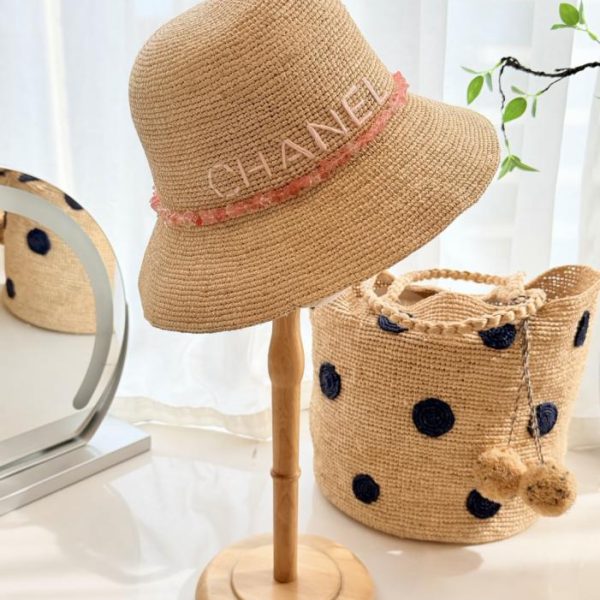 replica,repliche,fake,1:1,earrings,bracelet,ring,jewelry Nuovo cappello da sole in rafia di Chanel con cristalli bianchi naturali e ciottoli colorati (J1G5QK)