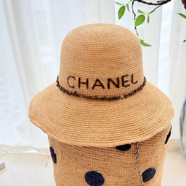 replica,repliche,fake,1:1,earrings,bracelet,ring,jewelry Cappello da sole Chanel in rafia color ambra con dettagli a ciottoli (035YMN)