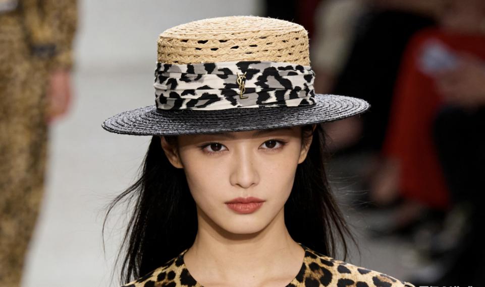 replica,repliche,fake,1:1,earrings,bracelet,ring,jewelry Cappello di paglia YSL con stampa leopardata, intrecciato a mano in rafia naturale (GE5DWE) replica,repliche,fake,1:1,earrings,bracelet,ring,jewelry Cappello di paglia YSL con stampa leopardata, intrecciato a mano in rafia naturale (GE5DWE)