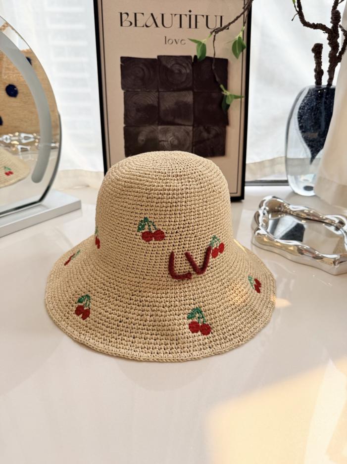 replica,repliche,fake,1:1,earrings,bracelet,ring,jewelry Cappello da pescatore in paglia LV con ricamo di ciliegie, rafia lavorata all’uncinetto a mano, ricamo di ciliegie su tutta la superficie (URN6CG) replica,repliche,fake,1:1,earrings,bracelet,ring,jewelry Cappello da pescatore in paglia LV con ricamo di ciliegie, rafia lavorata all’uncinetto a mano, ricamo di ciliegie su tutta la superficie (URN6CG)