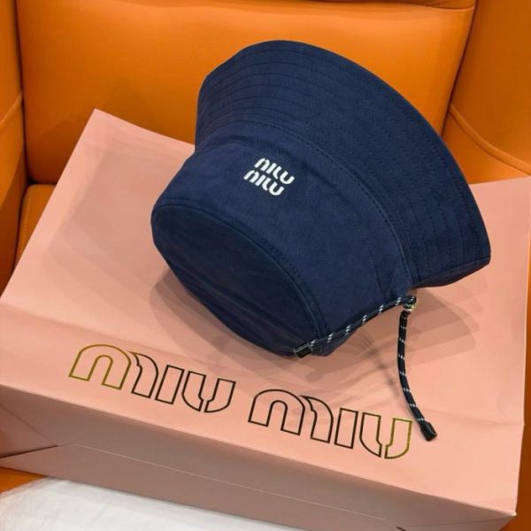 replica,repliche,fake,1:1,earrings,bracelet,ring,jewelry Cappello da pescatore Miu Miu nero con coulisse e ricami (S26IFR)