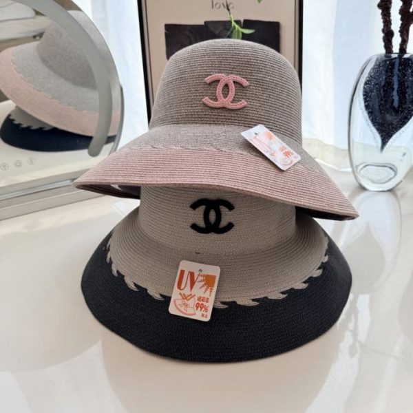 replica,repliche,fake,1:1,earrings,bracelet,ring,jewelry Cappello da sole a tesa larga Chanel, modello a secchiello con blocchi di colore grigio e rosa (WXV1OI)