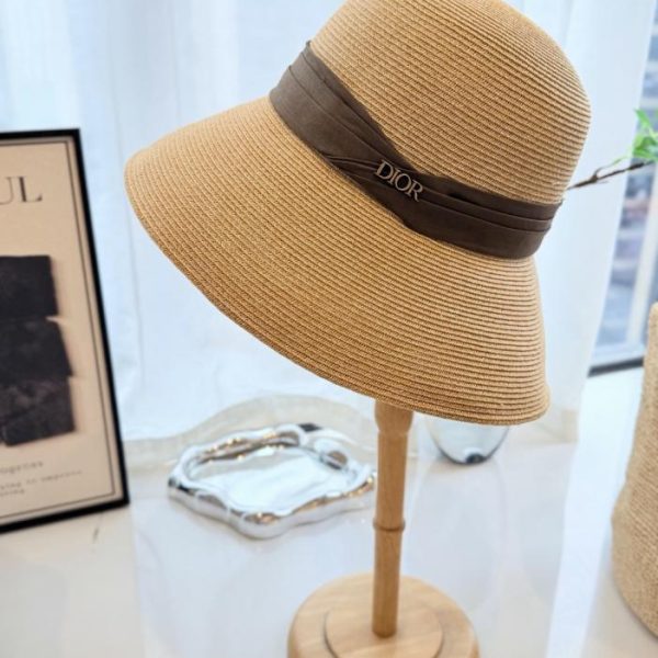 replica,repliche,fake,1:1,earrings,bracelet,ring,jewelry Cappello da pescatore di paglia Dior, realizzato in rafia (BL4DUQ).