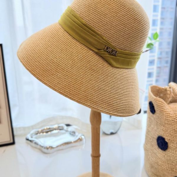 replica,repliche,fake,1:1,earrings,bracelet,ring,jewelry Cappello da pescatore in paglia Dior, realizzato in rafia (GVX5IO)