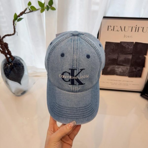 replica,repliche,fake,1:1,earrings,bracelet,ring,jewelry Cappellino da baseball in denim ricamato CK, unisex (QXJ6QT)
