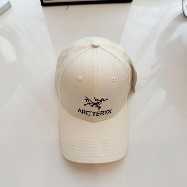replica,repliche,fake,1:1,earrings,bracelet,ring,jewelry Cappellino da baseball Arc’teryx Hardtop con ricamo del classico logo dell’uccello (MFJ9IH)