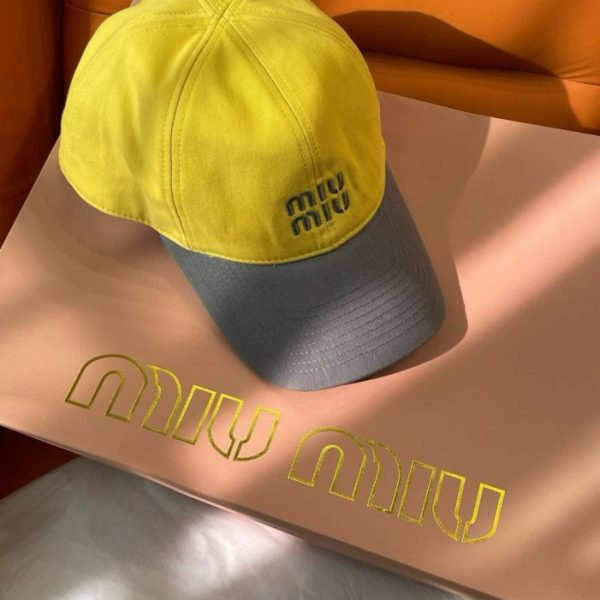 replica,repliche,fake,1:1,earrings,bracelet,ring,jewelry Il nuovo cappellino da baseball di Miu Miu (RLCOHC)