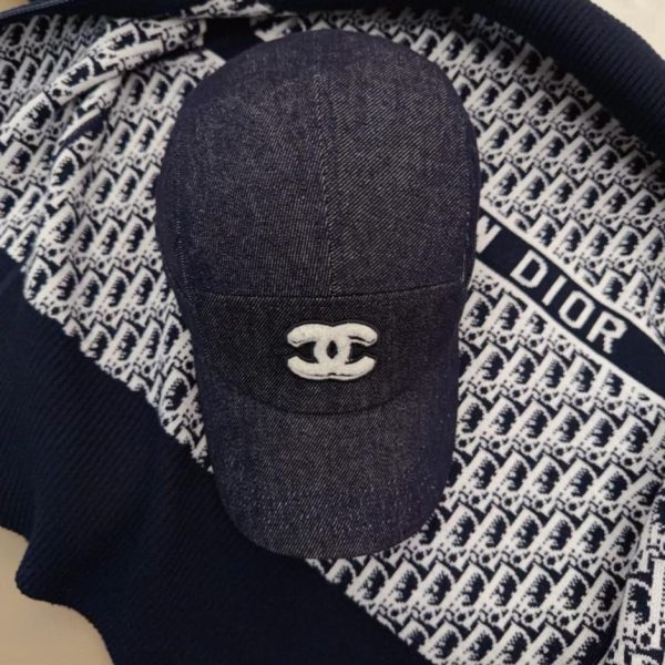 replica,repliche,fake,1:1,earrings,bracelet,ring,jewelry Cappellino da baseball/da strillone in denim Chanel Primavera/Estate 2026 (1KAJEW)