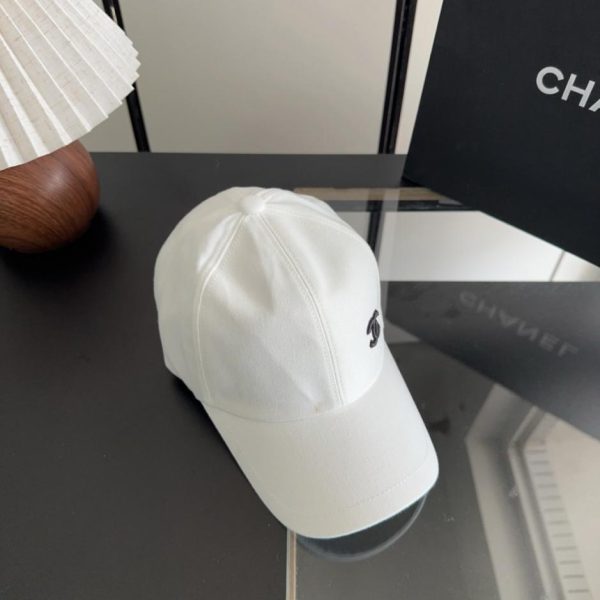 replica,repliche,fake,1:1,earrings,bracelet,ring,jewelry Il nuovo cappellino da baseball classico, casual e di tendenza di Chanel (6SLJ9T) è ora disponibile.